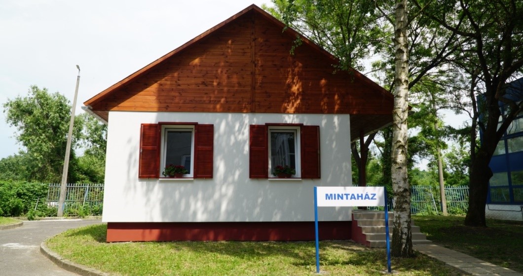mintaház